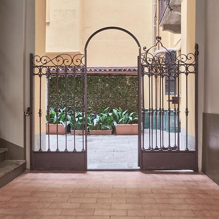 Elegante Appartamento Minimal Dai Tocchi Botanici Milano Dış mekan fotoğraf