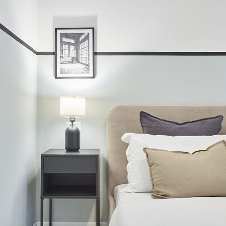 Elegante Appartamento Minimal Dai Tocchi Botanici Milano Dış mekan fotoğraf